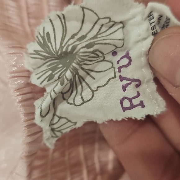 Elegant Pink Ruffled Dress - Picture 4 of 5